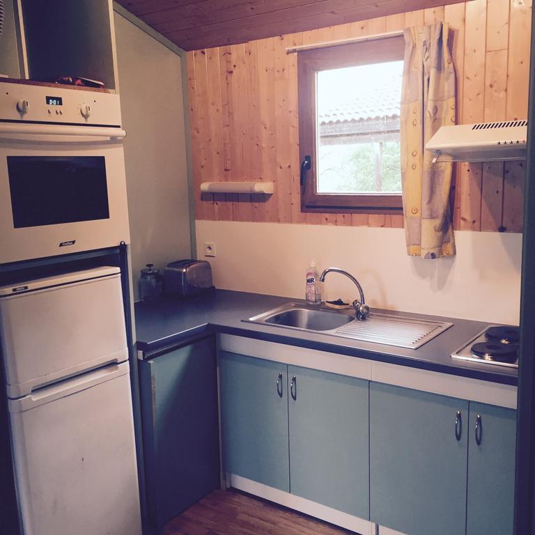 Camping Du Puy Rond Bressuire Habitación foto